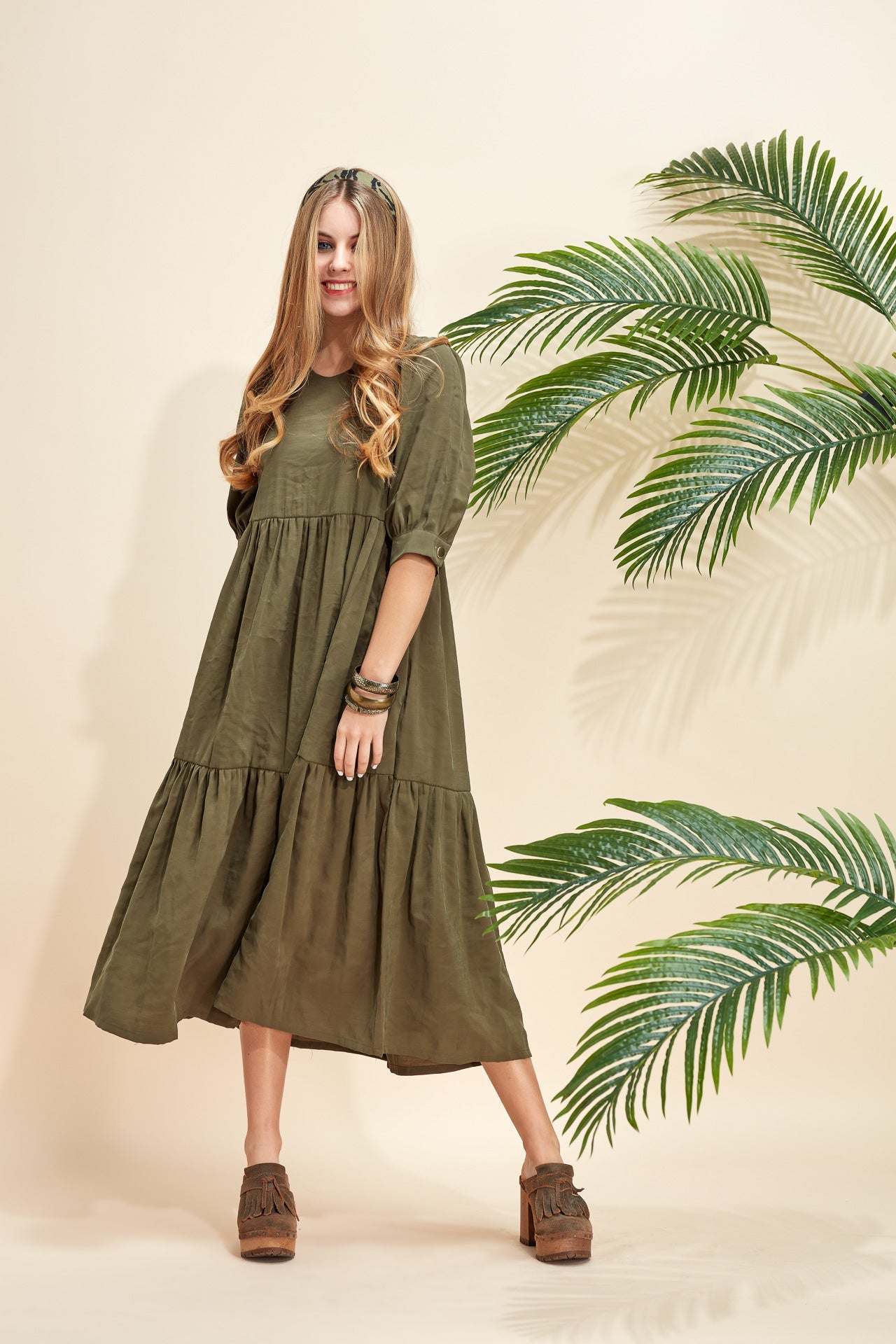 Vestido com folhos