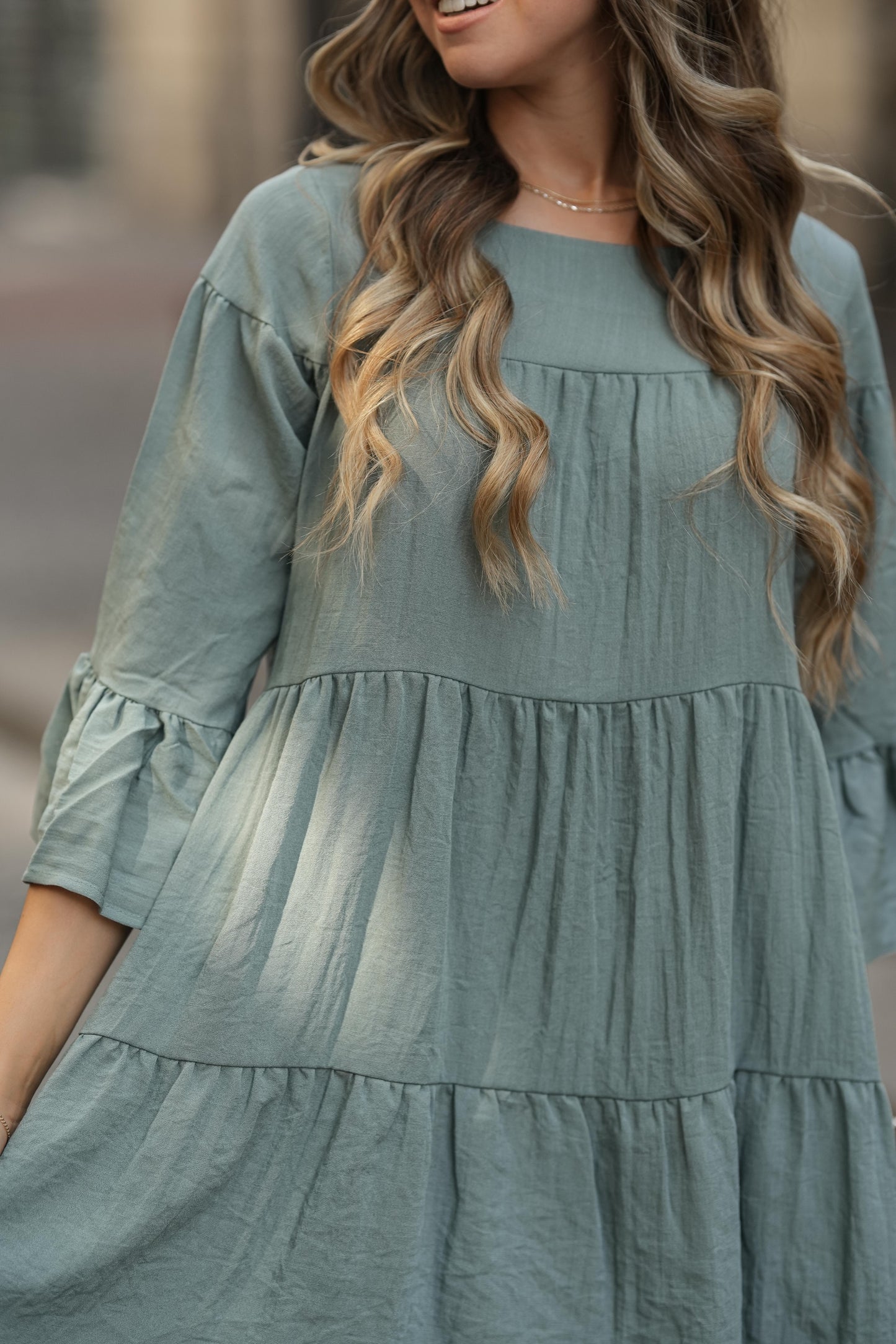 Vestido com folhos