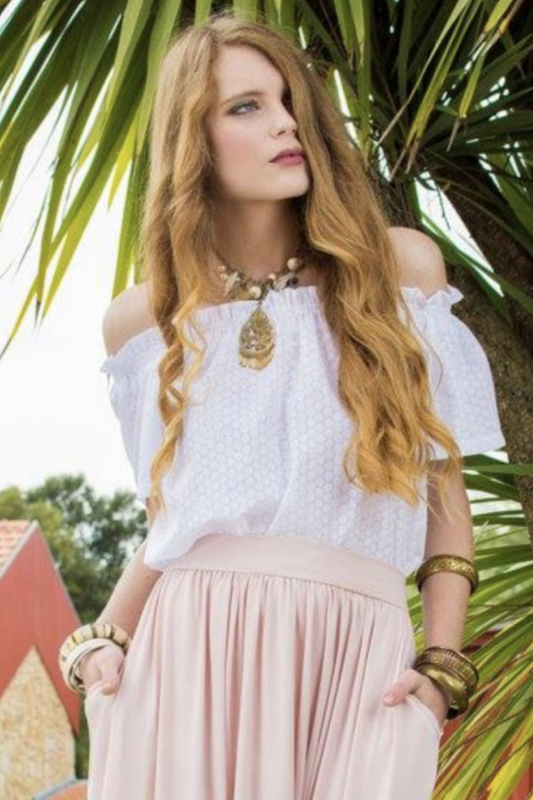 Blusa com laço atrás