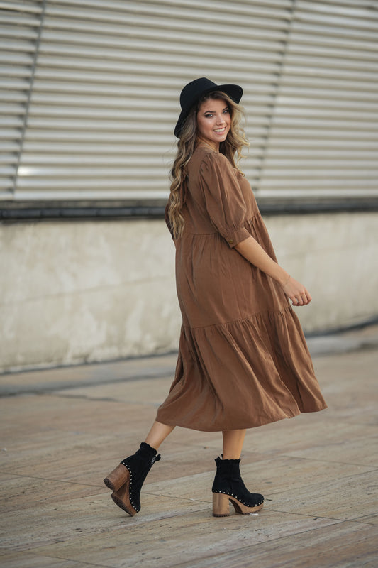 Vestido com folhos