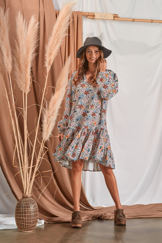 Vestido curto com estampado floral